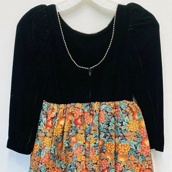 PLUM PUDDING Girls Long Sleeve Pull Over Zip-Up Floral Black Velvet Dress Size 8 - Picture 2 of 6